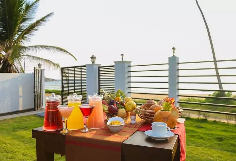Hotelli Crystal Resort Dickwella