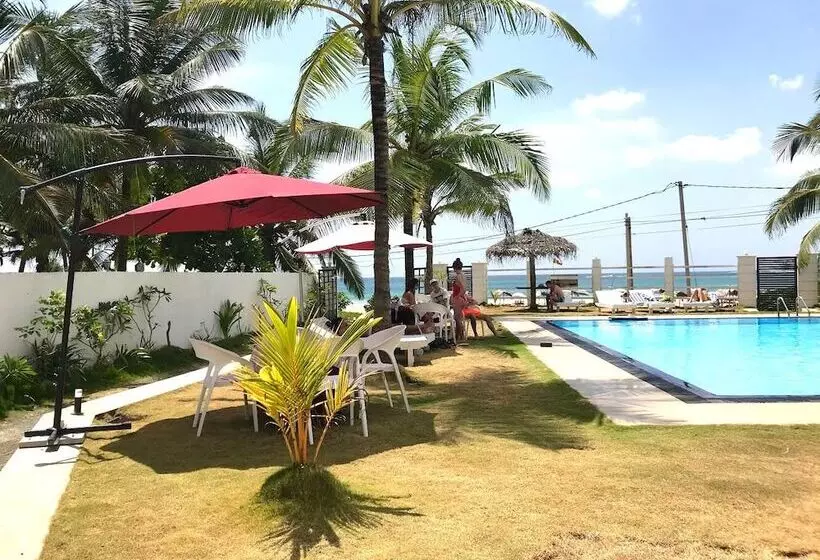 Hotelli Crystal Resort Dickwella