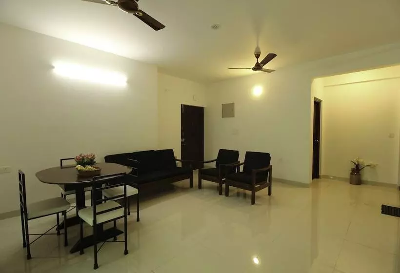 ホテル Oyo 11014 Home Goa Spacious 2bhk Nerul