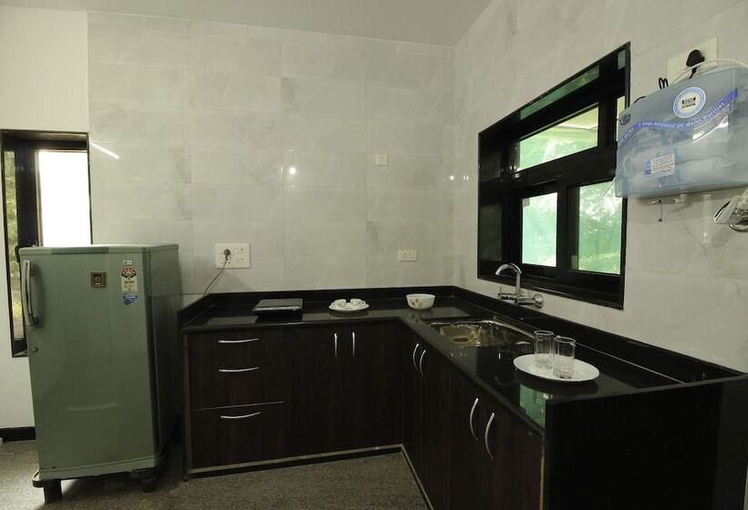 Hotelli Oyo 11014 Home Goa Spacious 2bhk Nerul