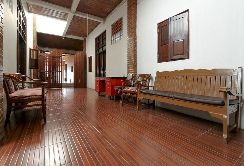 Hotel Reddoorz Near Anggajaya Condongcatur