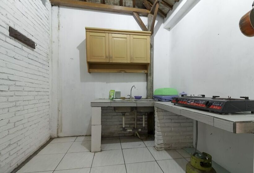 Hotel Reddoorz Near Anggajaya Condongcatur