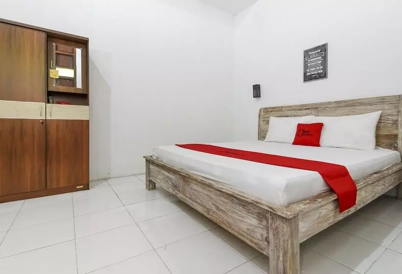 Hotelli Reddoorz Near Anggajaya Condongcatur