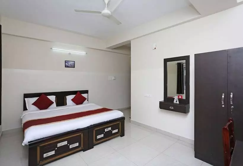 ホテル O The Royal Nest Near Shilparamam