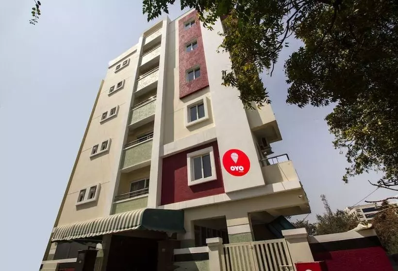 ホテル O The Royal Nest Near Shilparamam