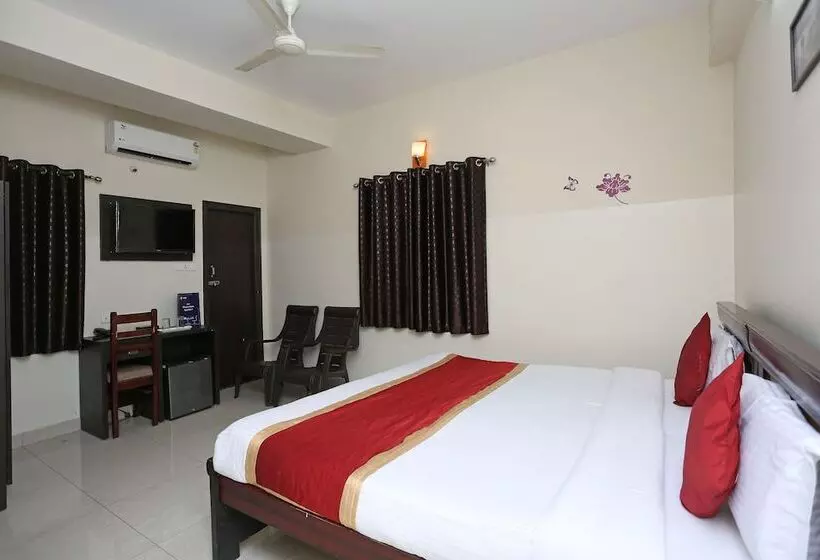 ホテル O The Royal Nest Near Shilparamam