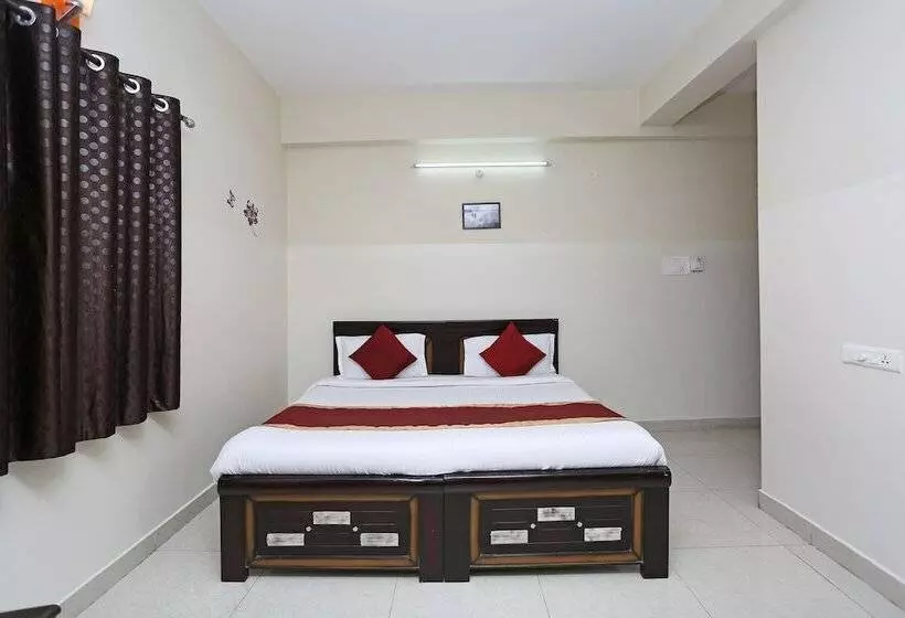 ホテル O The Royal Nest Near Shilparamam