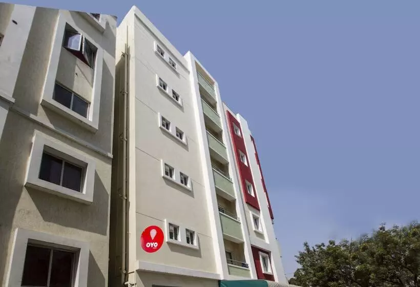 ホテル O The Royal Nest Near Shilparamam