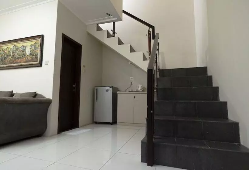 Aleyra Hotel And Villa S Garut