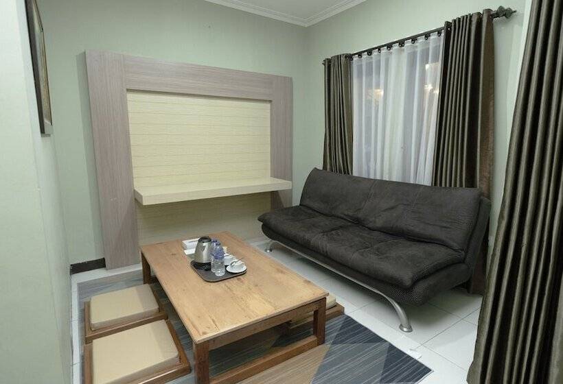 Aleyra Hotel And Villa S Garut