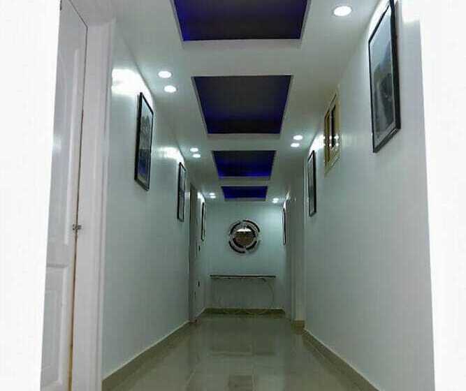 هتل Azar Boutique