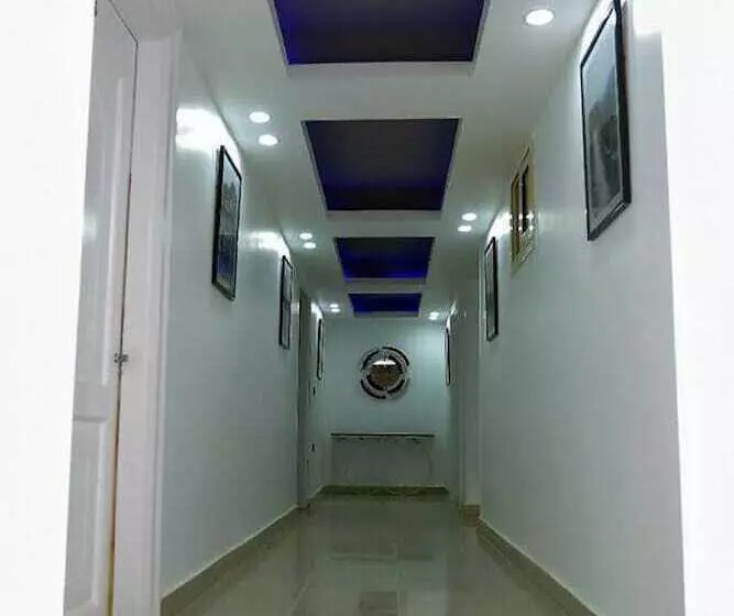 هتل Azar Boutique