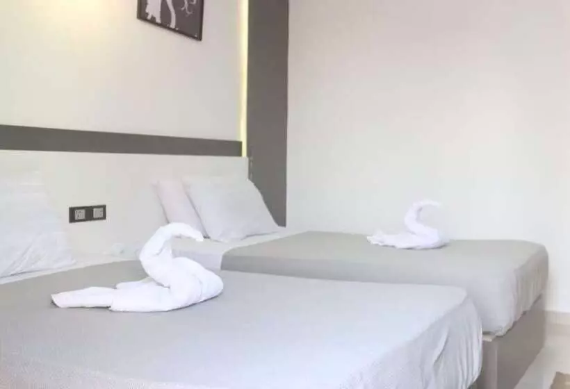 هتل Azar Boutique