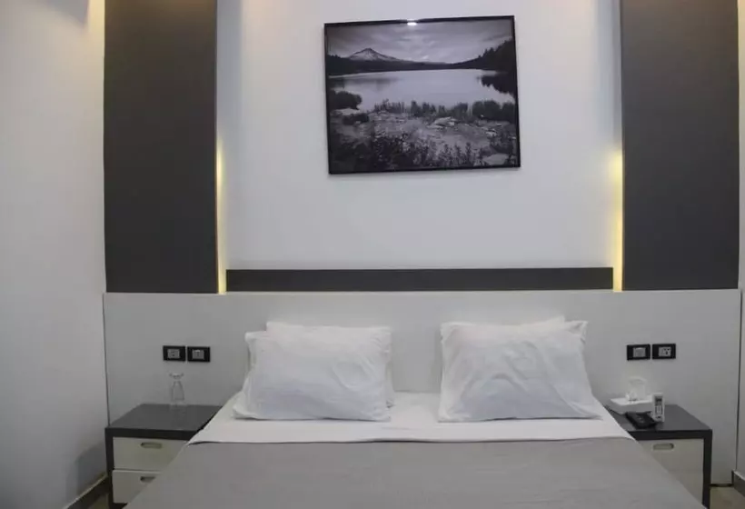 هتل Azar Boutique