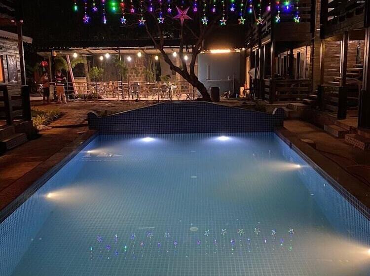 هتل Casa Obrigado Beach Cottages Goa