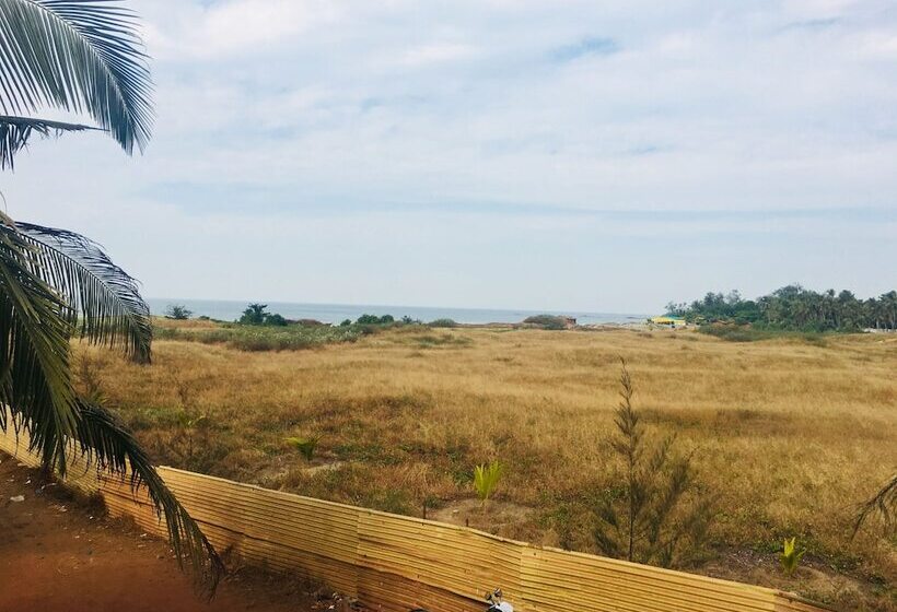 هتل Casa Obrigado Beach Cottages Goa