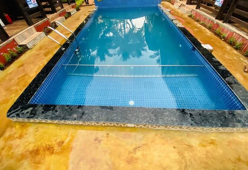 هتل Casa Obrigado Beach Cottages Goa