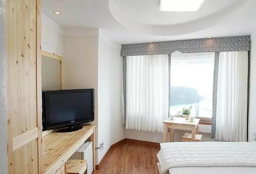 Sea Side Pension
