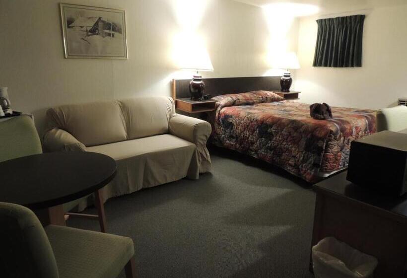 100 Mile Motel & Rv Park