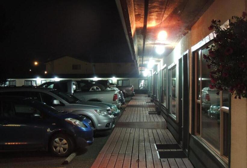 100 Mile Motel & Rv Park