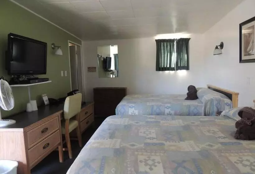 100 Mile Motel & Rv Park