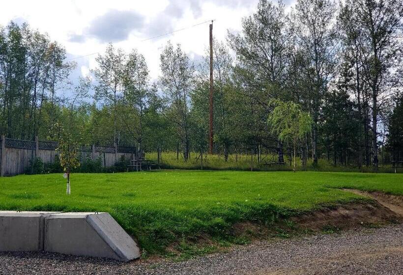 100 Mile Motel & Rv Park