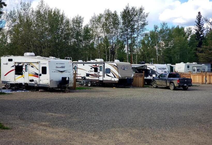 100 Mile Motel & Rv Park