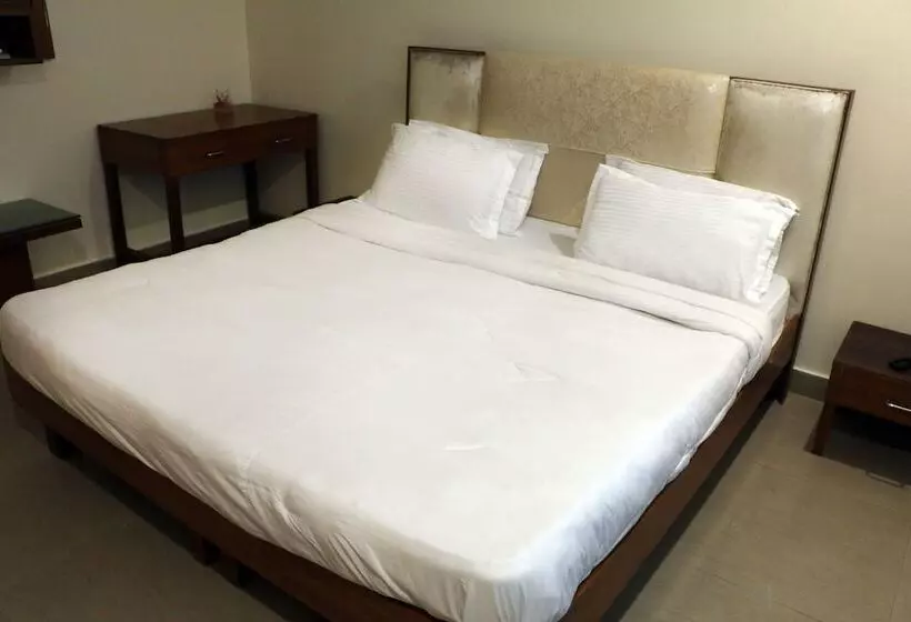 هتل Golden Inn