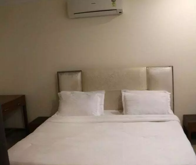 هتل Golden Inn