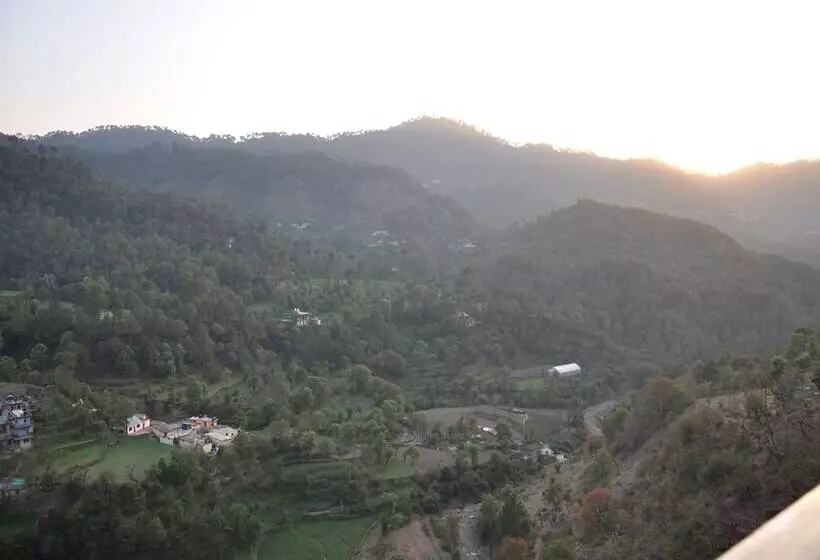 Oyo 13319 Home Valley View Dharampur