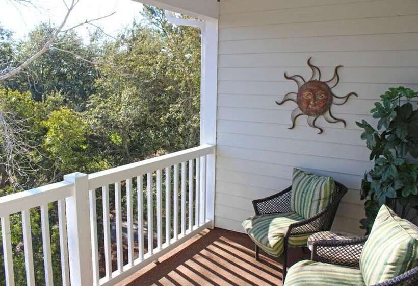 Barefoot Resort By Palmetto Vacations