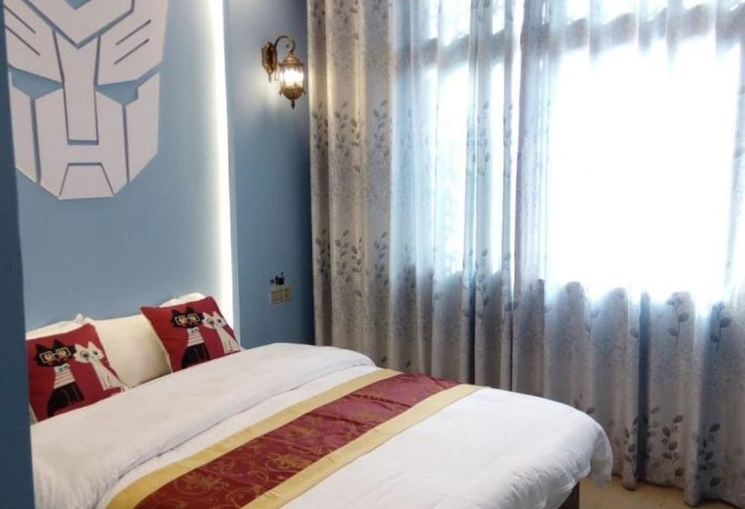 Fenghuang Nanmu Inn No.1