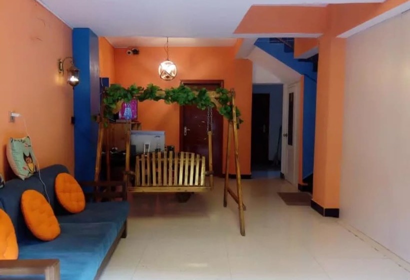 Fenghuang Nanmu Inn No.1