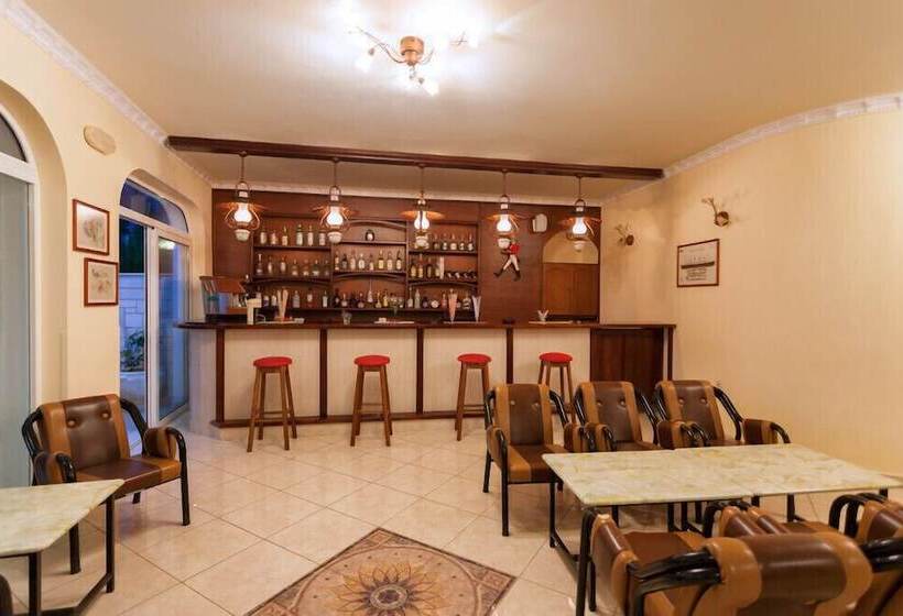 هتل Alykes Park Bungalows