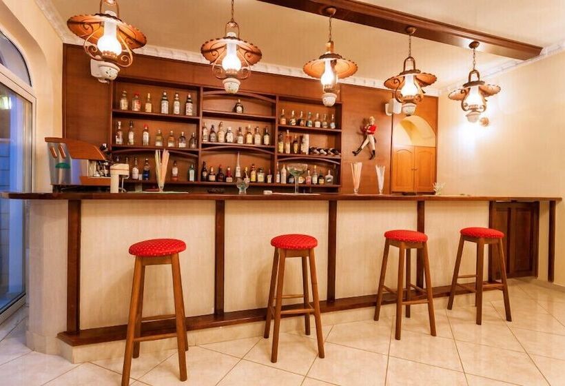 هتل Alykes Park Bungalows