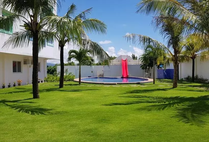 ホテル Boracay Coco English Resort