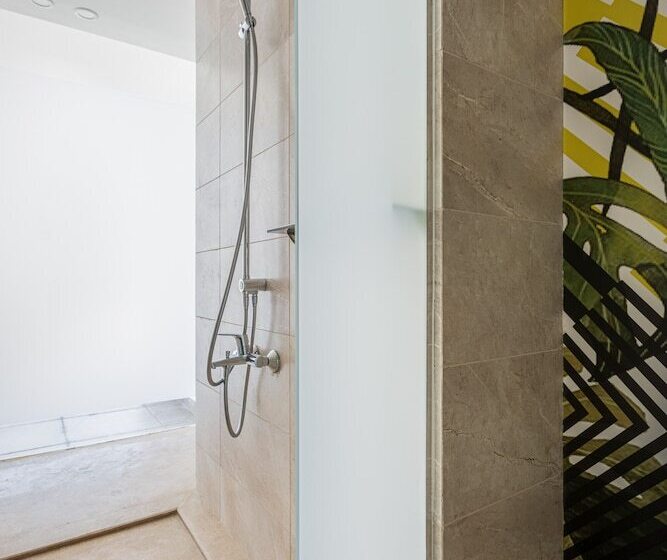 The G Hotel Seashell