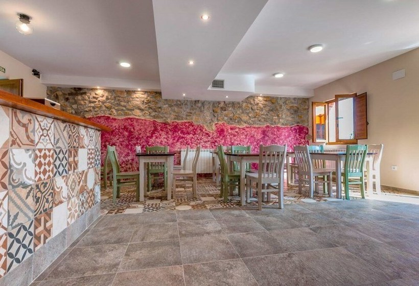 El Campo De Petra  Hostel