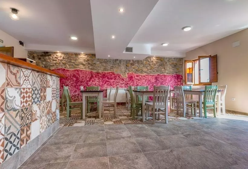 El Campo De Petra  Hostel