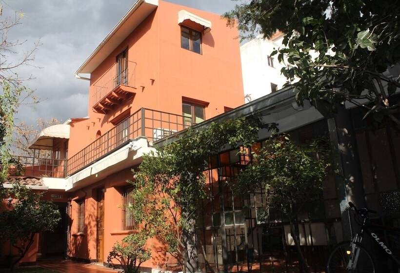 مسافرخانه Prisamata Suites