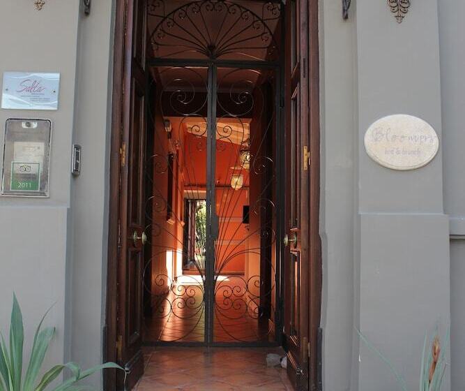 مسافرخانه Prisamata Suites