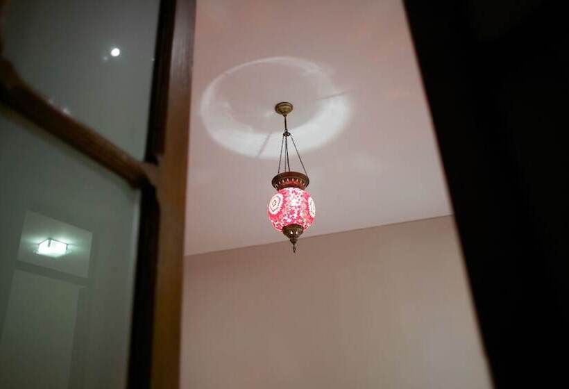 مسافرخانه Prisamata Suites