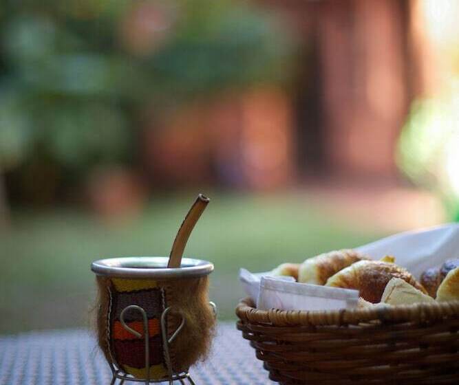 مسافرخانه Prisamata Suites