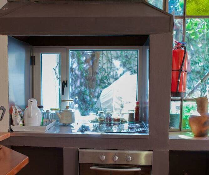 مسافرخانه Prisamata Suites