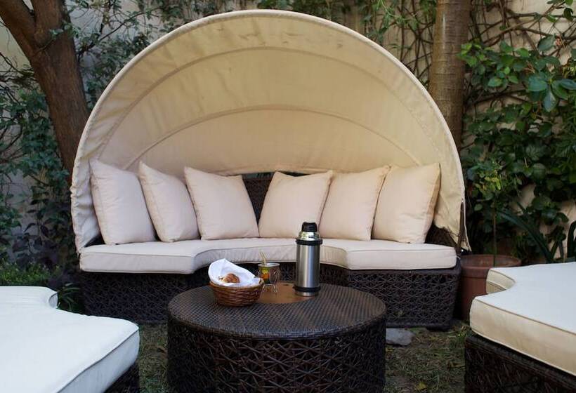 مسافرخانه Prisamata Suites