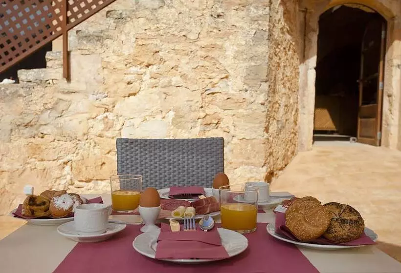 Maaseutuhotelli Finca Son Sureda Agroturismo