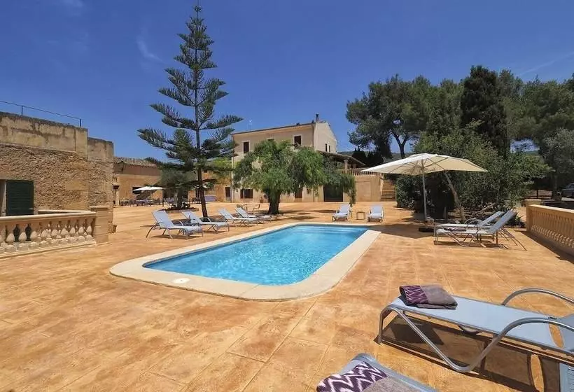 Maaseutuhotelli Finca Son Sureda Agroturismo