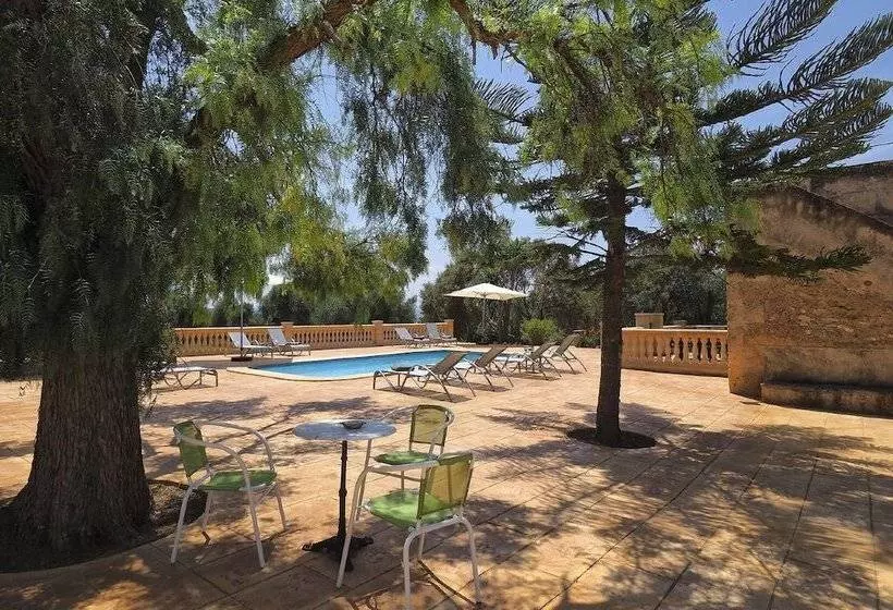 Maaseutuhotelli Finca Son Sureda Agroturismo