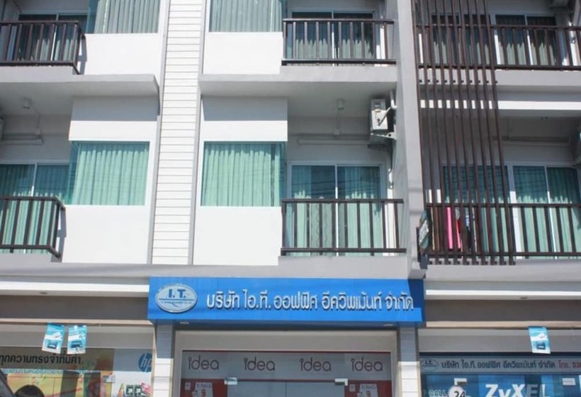ホテル Sinsupatakul Apartment