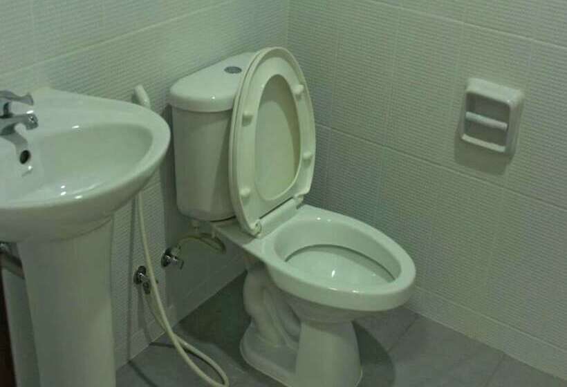 ホテル Sinsupatakul Apartment